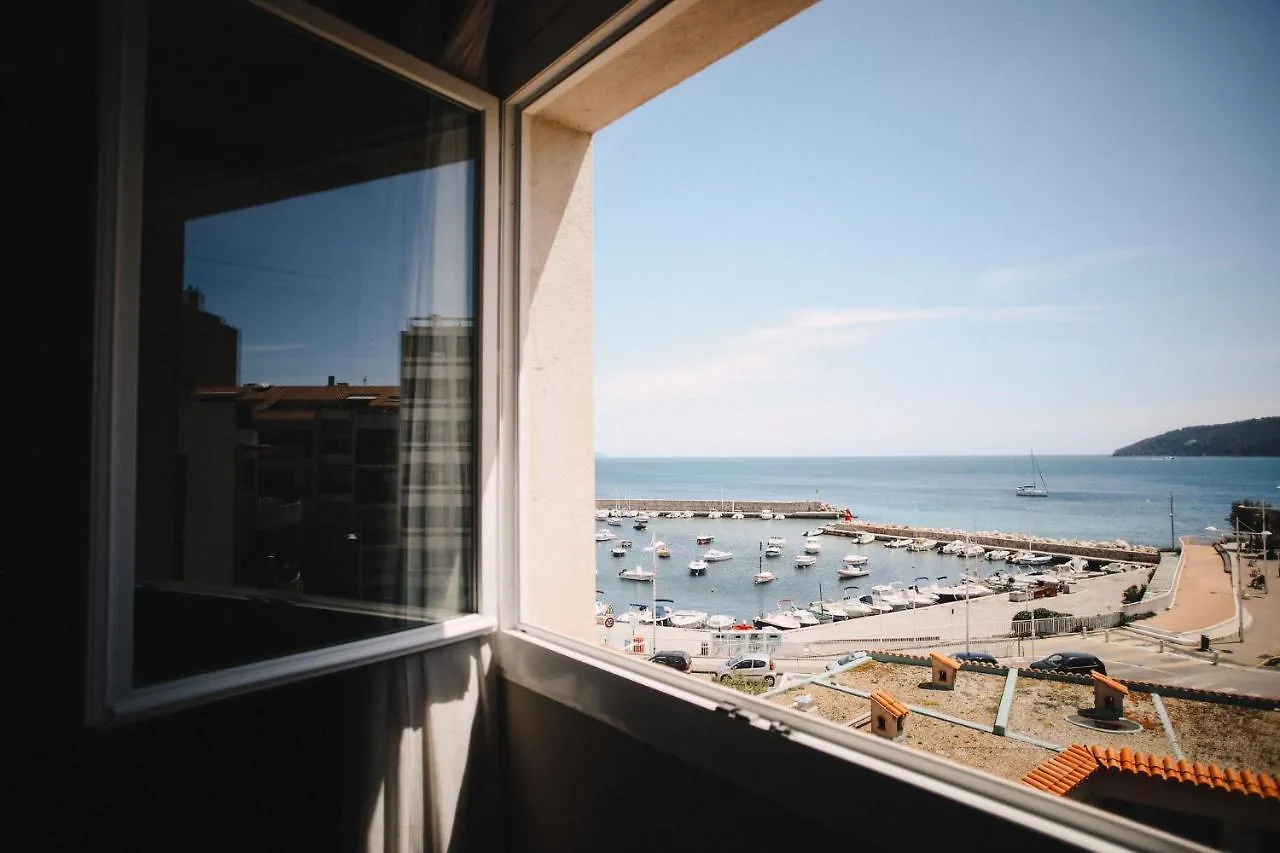 Best Western Plus La Corniche Toulon 4*,